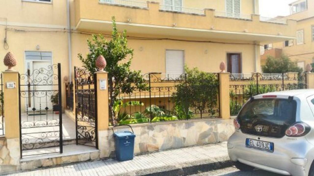 Relax Due Passi Dal Mare Apartment Spadafora Exterior foto